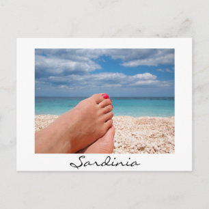 Feet op het strand van Sardinië wit briefkaart