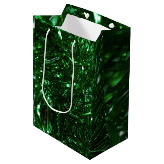 fel groen glanzend kerstboomblad medium cadeauzakje (Voorkant Gekanteld)