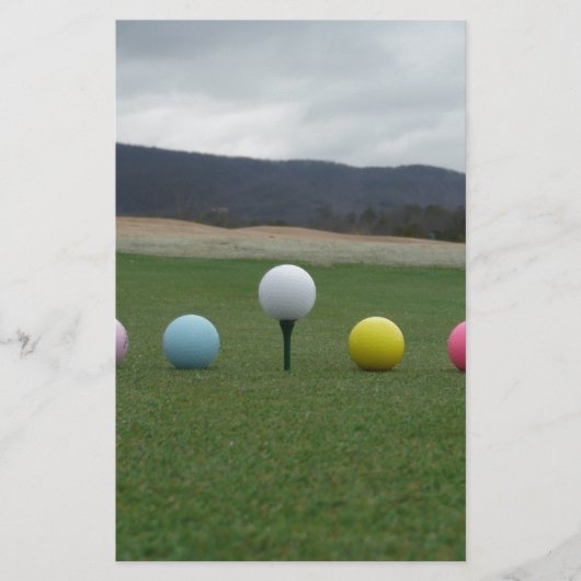 felgekleurde Golf Balls op een berg Briefpapier (Voorkant)
