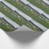 felgekleurde Golf Balls op een berg Cadeaupapier (Hoek)