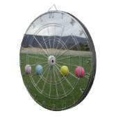 felgekleurde Golf Balls op een berg Dartbord (Voorkant Rechts)