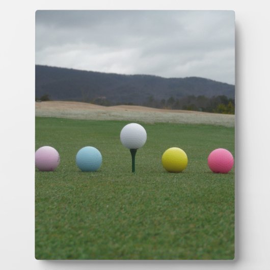 felgekleurde Golf Balls op een berg Fotoplaat (Voorkant)