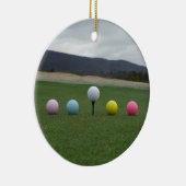 felgekleurde Golf Balls op een berg Keramisch Ornament (Rechts)