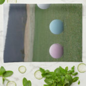 felgekleurde Golf Balls op een berg Theedoek (Gevouwen)