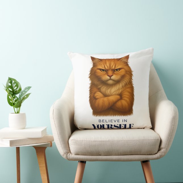 Feline Confidence T-shirt Kussen (Stoel)