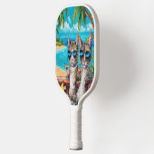 Feline Cool: twee katten in tinten op een bar Pickleball Paddle (Links)