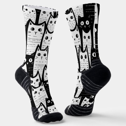 Feline Fancy: zwart-wit Cat Patterned Sokken (Gebogen)