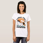 Feline Fine In The Sunshine beroemd gemaakt door R T-shirt (Voorkant volledig)