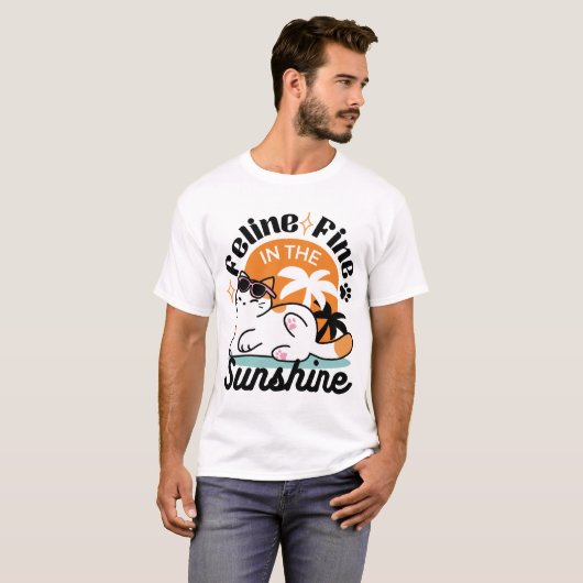 Feline Fine In The Sunshine beroemd gemaakt door R T-shirt (Voorkant volledig)