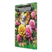 Feline temidden van een levendige bloemenbloei mini klembord (Angled2)