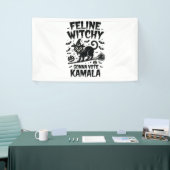 Feline Witchy gaat Kamala Halloween stemmen Spandoek (Beurs)