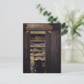 Felix Vallotton - Vrouw die door Cupboard zoekt Briefkaart (Staand voorkant)