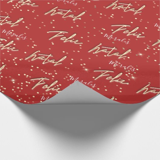 Feliz Natal Golden Script Custom Name Red Gift Cadeaupapier (Hoek)