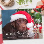 Feliz Naughty Dog Funny Personalized Pet Photo Hol Briefkaart<br><div class="desc">Feliz Naughty Dog! Stuur leuke en leuke vakantiegroeten met deze super schattige gepersonaliseerde huisdier foto vakantie kaart. Vrolijke kerstwensen van de hond met leuke pootafdrukken in een leuk modern fotodesign. Voeg de foto of familiefoto van uw hond toe met de hond en personaliseer met familienaam, bericht en jaar. Deze huisdier...</div>