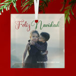 Feliz Navidad Mooie familie foto Kerstmis Glas Ornament<br><div class="desc">Modern Feliz Navidad familie foto ornament met mooie kalligrafie in rood en groen. Dit prachtige vakantie Spaanse kerst ornament beschikt over prachtig script en jouw naam in het wit over de volledige foto voor een geweldig aandenken cadeau.</div>