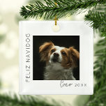 Feliz Navidog | Pet Foto Kerstboom Metalen Ornament<br><div class="desc">Neem uw huisdieren op met onze 'Feliz Navidog' ornamenten voor de kerstboom! Deze leuke boomversieringen zijn voorzien van een vertederend afbeelding van je dierbare, een sjabloon begroetingsbericht met de tekst 'Feliz Navidog' en gepersonaliseerd met de naam van je huisdier en het jaar. Vier de sfeer van kerst en creëer met...</div>