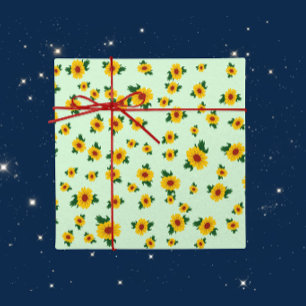 Felle Gele Zonnebloemen op Zachte Groen Cadeaupapier