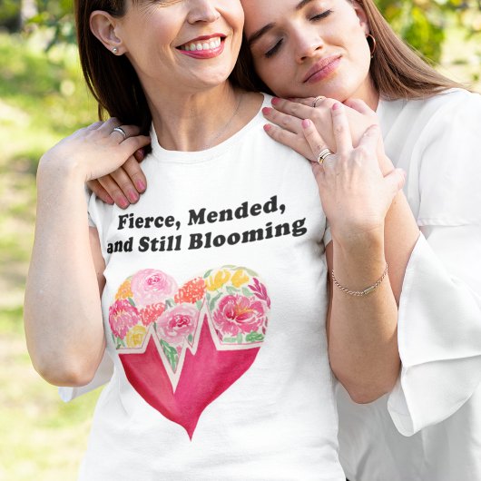 Felle, genezen en nog steeds bloeiende hartbloemen t-shirt