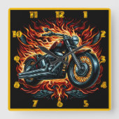 Felle motorfiets met vlammen tijdens zonsondergang vierkante klok (Voorkant)
