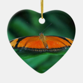 Felle oranje en zwarte vlinder op blad keramisch ornament