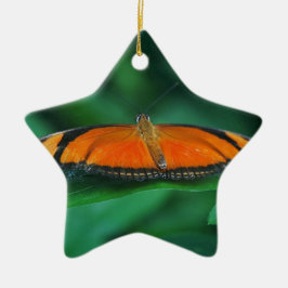 Felle oranje en zwarte vlinder op blad keramisch ornament