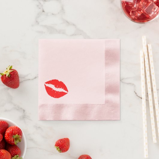Felle rode lippenstift kus servet (Insitu)