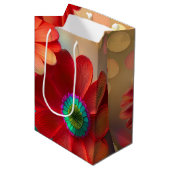Felle rode margrietbloemen medium cadeauzakje (Voorkant Gekanteld)