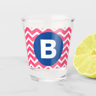 Felle roze en witte chevron-monogram shot glas