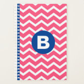 Felle roze en witte Chevron-patroon monogram Planner (Voorkant)
