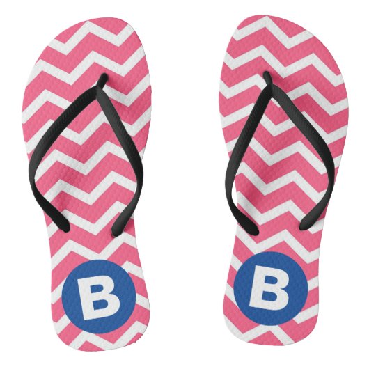 Felle roze en witte chevronpatroonmonogram teenslippers (Voetbed)