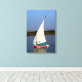 Felucca zeilen langs de Nijl - Aswan, Egypte Canvas Afdruk (Insitu (Houten vloer))