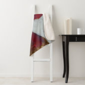 Fem Portrait - Rood Sherpa Deken (In situ)