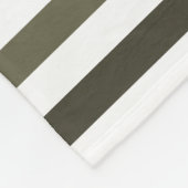Feminine-dikke strepen met naam in Khaki Green Fleece Deken (Hoek)