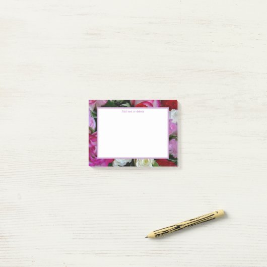 Feminine Pink Floral Post-it® Notes (Op bureau)