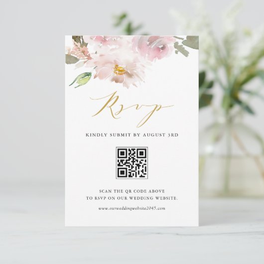 Feminine Waterverf Blush Flowers Weddenschap QR Co RSVP Kaartje (Staand voorkant)