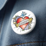 feministe ronde button 5,7 cm<br><div class="desc">Feministische Button - Deze ultracoole pinback-knop biedt een realistisch tattoo hart met een  stijl banner en het woord Feminist. Een geweldige cadeauidee voor jonge vrouwen die hun weg vinden. Stijl omhoog,  pak de dag en het show aan die de leiding hebben over deze coole feministische knop.</div>