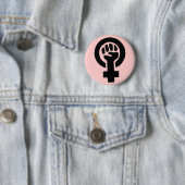 Feministisch symbool met roze achtergrond ronde button 5,7 cm (In situ)