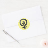 Feministisch vuistsymbool ronde sticker (Envelop)