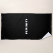 "Feministisch" zwarte witte letters Strandlaken (Voorkant)