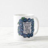 Femme is niet kwetsbaar koffiemok (Voorkant rechts)