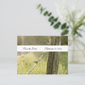 Fencepost Barbed Wire Rustic Save the Date Aankondigingskaart (Staand voorkant)