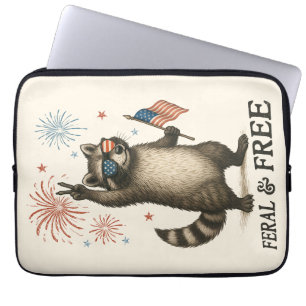 Feral maar gratis vuurwerk Feral Raccoon 4 juli Laptop Sleeve