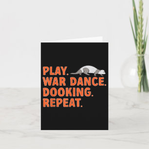 Ferret-eigenaar speelt War Dance Dooking Ferret Kaart
