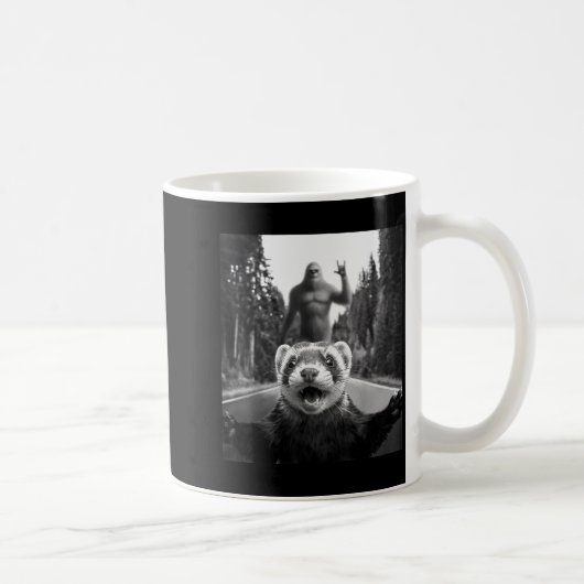 Ferret Selfie With Bigfoot Funny For Men Women Kid Koffiemok (Rechts)