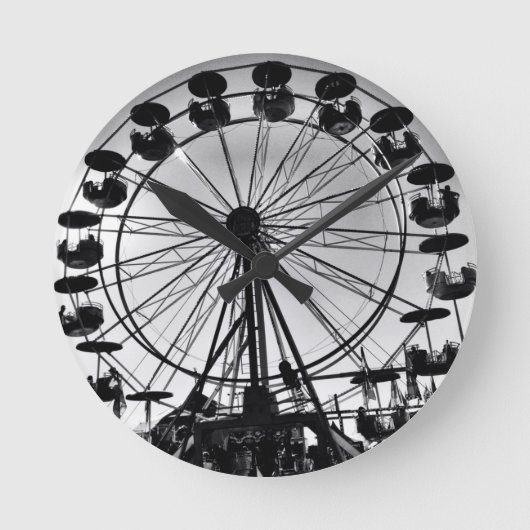 Ferris Wheel in Black en White Photo Gifts Ronde Klok (Voorkant)