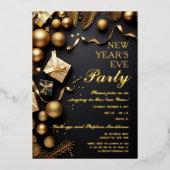 Festive Baubles Black Gold New Years Eve Party Folie Uitnodiging (Voorkant)