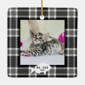 Festive Black and White Play Cat Name Keramisch Ornament (Achterkant)