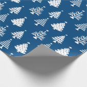 Festive Blue and White Christmas Tree Pattern Cadeaupapier (Hoek)