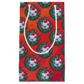 Festive Blue, White Voetbal Pattern op Red Klein Cadeauzakje (Voorkant)