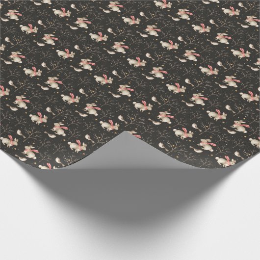 Festive Bunny and Bird in night in Forest Cadeaupapier (Hoek)